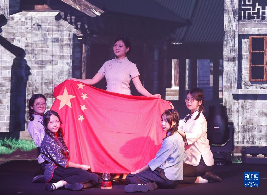 925݆Tݳ԰T(mn)һǼt挍(sh){(ln)ľĶ̄Ǽt졷Al(f)