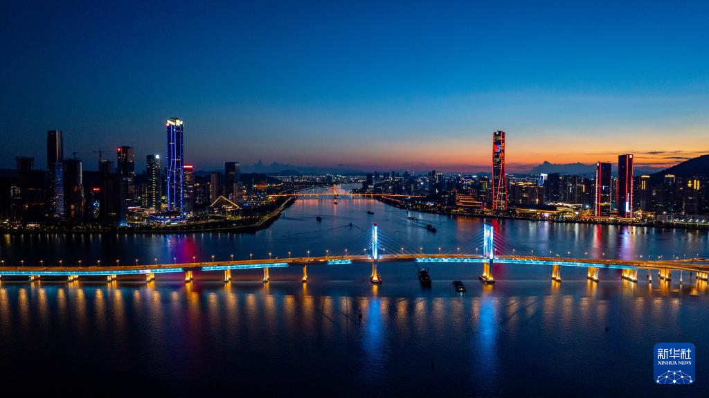 7月5日，澳門西灣大橋、橫琴、珠海一帶的景色（無人機(jī)照片）。