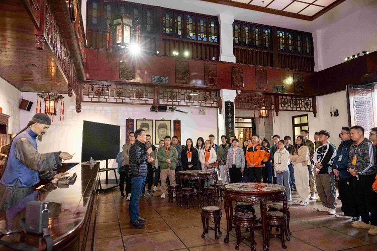 澳門青年到訪陳李濟中藥博物館。主辦方供圖