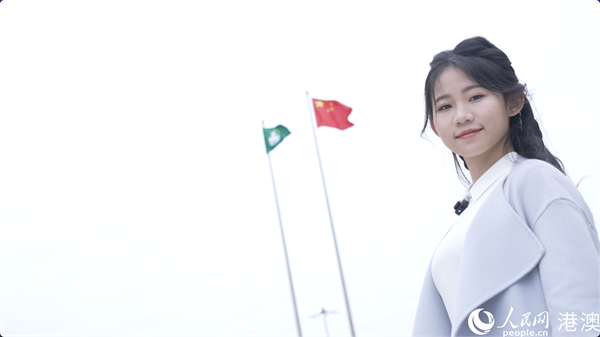 《七子之歌》新一代傳唱人龍紫嵐。人民網(wǎng)記者 袁蒙攝