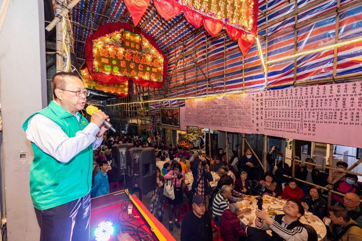 圖為羅盛宗在雀仔園土地誕活動(dòng)上致辭。（澳門特區(qū)政府文化局供圖）