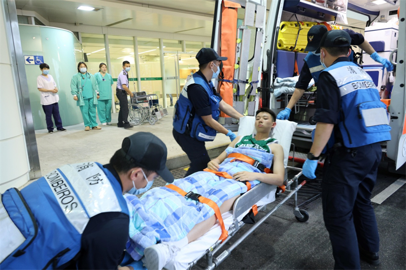 模擬運動員受傷，緊急送院演練。第十五屆全國運動會及全國第十二屆殘疾人運動會暨第九屆特殊奧林匹克運動會澳門賽區(qū)籌備辦公室供圖
