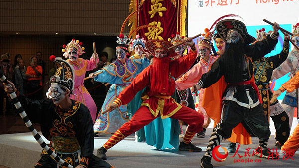 現(xiàn)場英歌表演。人民網(wǎng) 吳宇揚揚攝