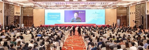 圖為世界家庭醫(yī)學(xué)組織主席Karen Flegg 在“澳門醫(yī)學(xué)論壇2025暨家庭醫(yī)學(xué)培訓(xùn)基地揭幕儀式”視頻致辭。主辦方供圖