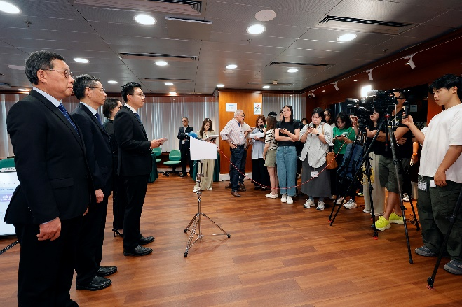 圖為立法會(huì)選舉管理委員會(huì)向媒體介紹選務(wù)工作。澳門特區(qū)新聞局供圖