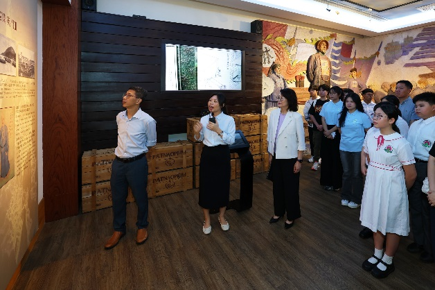 圖為澳門青少年在林則徐紀(jì)念館開展禁毒主題教育活動。澳門特區(qū)社會工作局供圖