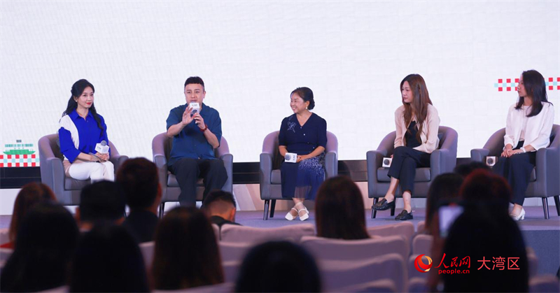 在圓桌論壇環(huán)節(jié)，創(chuàng)作者對(duì)香港文旅新體驗(yàn)展開(kāi)討論。人民網(wǎng) 吳宇揚(yáng)揚(yáng)攝