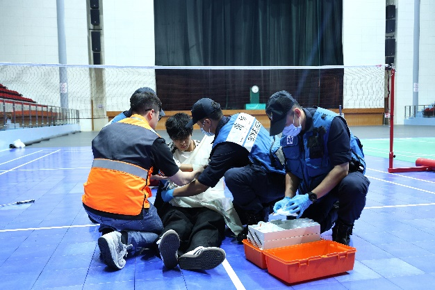 圖為模擬受傷急救演練。澳門賽區(qū)籌備辦供圖