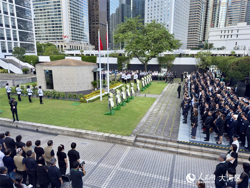 香港9月3日舉辦中國(guó)人民抗日戰(zhàn)爭(zhēng)暨世界反法西斯戰(zhàn)爭(zhēng)勝利80周年紀(jì)念儀式。人民網(wǎng) 嚴(yán)小晶攝