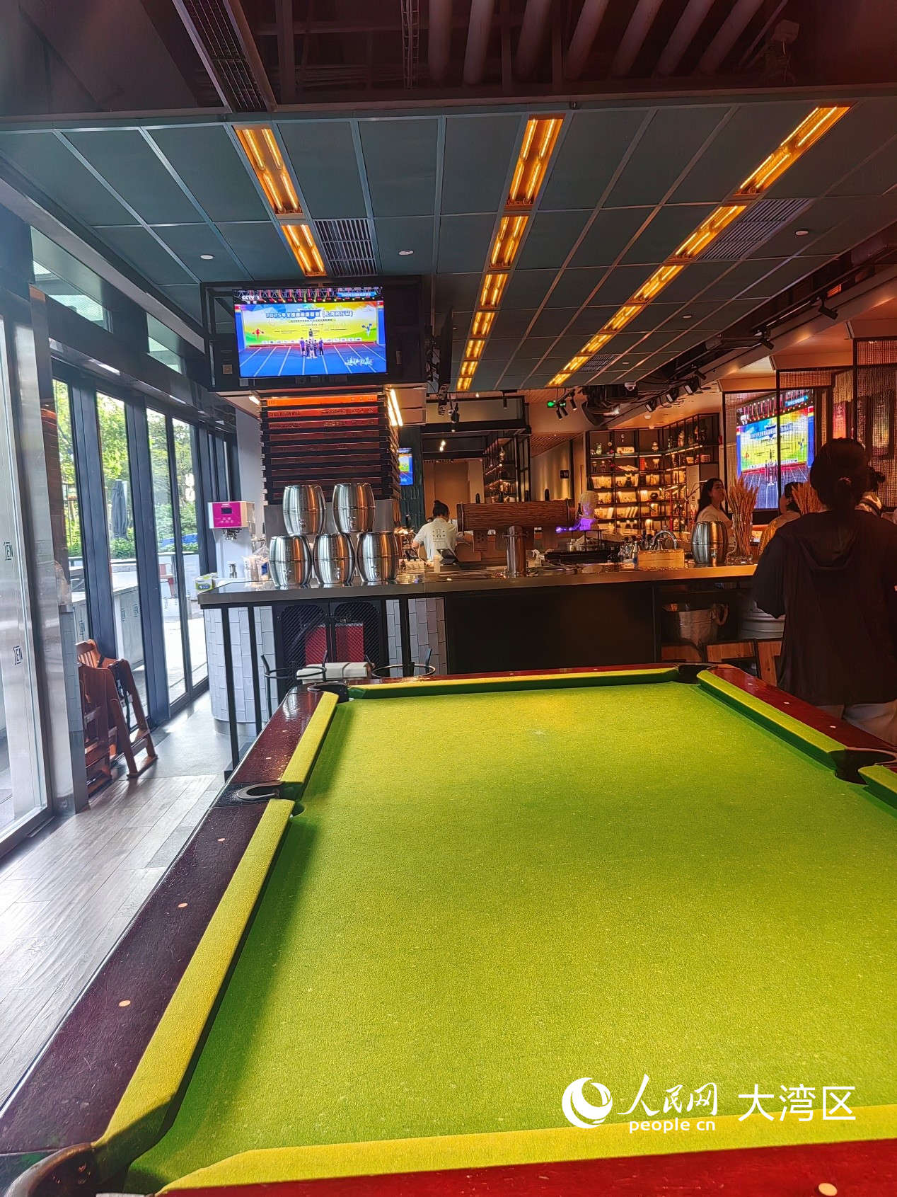 前海嘉里中心配套酒店的休閑場(chǎng)所。人民網(wǎng)記者 王晶攝