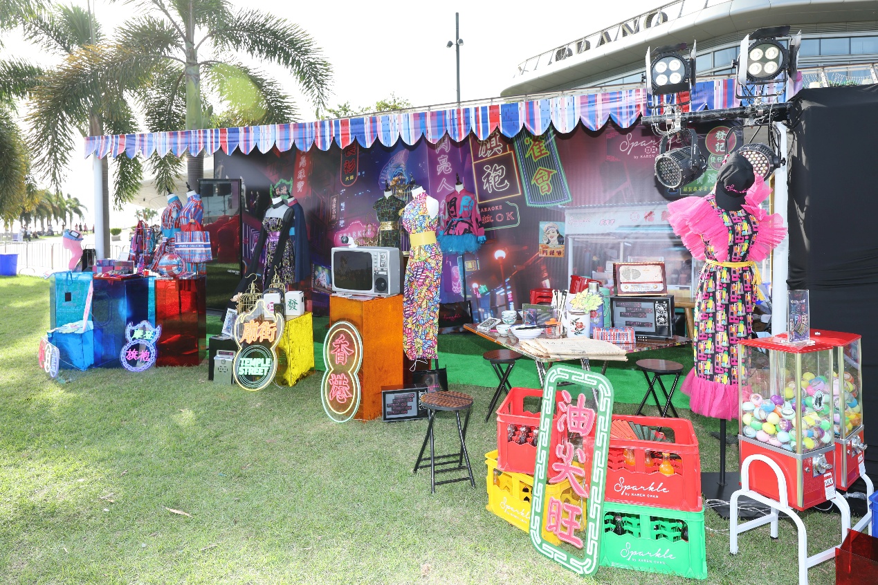 現(xiàn)場(chǎng)設(shè)置了“華服游園會(huì)”，包含非遺體驗(yàn)、國(guó)風(fēng)市集等多個(gè)特色體驗(yàn)區(qū)域。紫荊文化集團(tuán)供圖