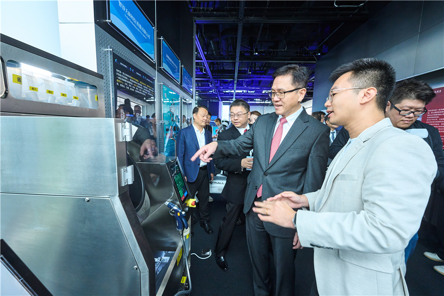 開幕現(xiàn)場設(shè)置創(chuàng)科展覽專區(qū)。香港數(shù)碼港供圖