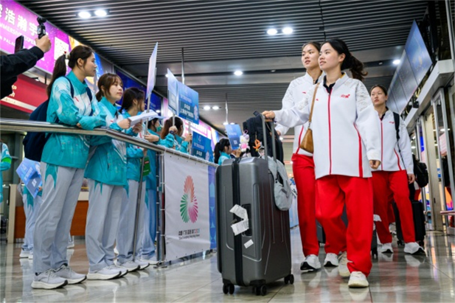 全運(yùn)會(huì)排球項(xiàng)目運(yùn)動(dòng)員抵達(dá)澳門國(guó)際機(jī)場(chǎng)。澳門特區(qū)政府新聞局供圖