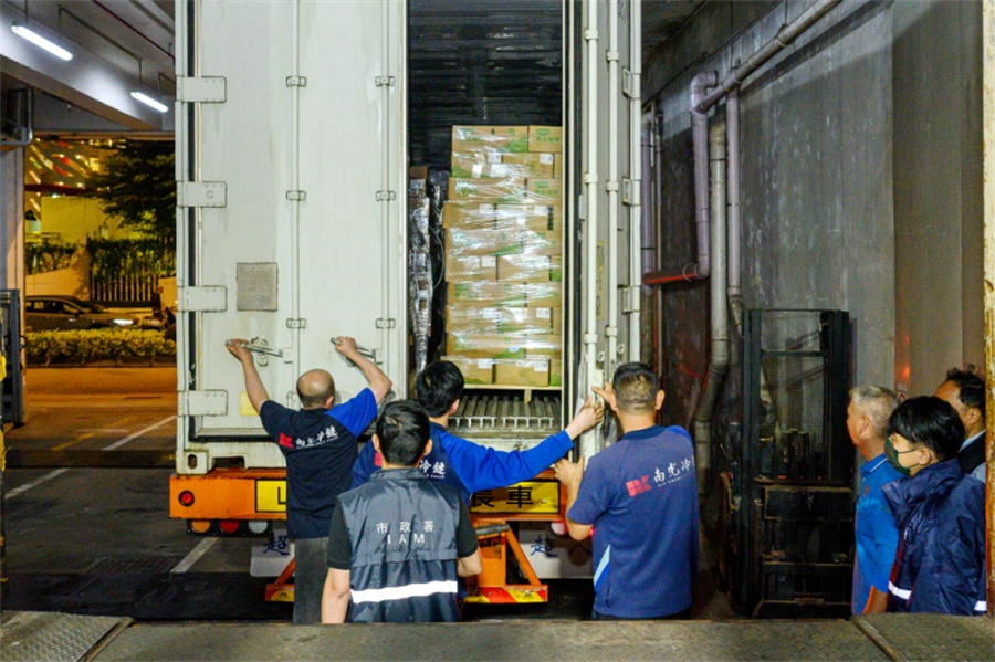 全運會供澳食材通關(guān)后直接卸貨檢疫。澳門特區(qū)政府新聞局供圖