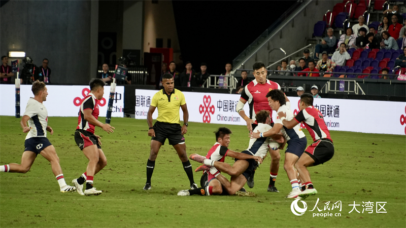 圖1.十五運(yùn)會七人制橄欖球賽現(xiàn)場。人民網(wǎng) 嚴(yán)小晶攝