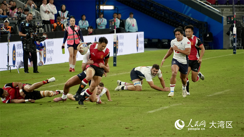 圖2.十五運(yùn)會七人制橄欖球賽現(xiàn)場。人民網(wǎng) 嚴(yán)小晶攝