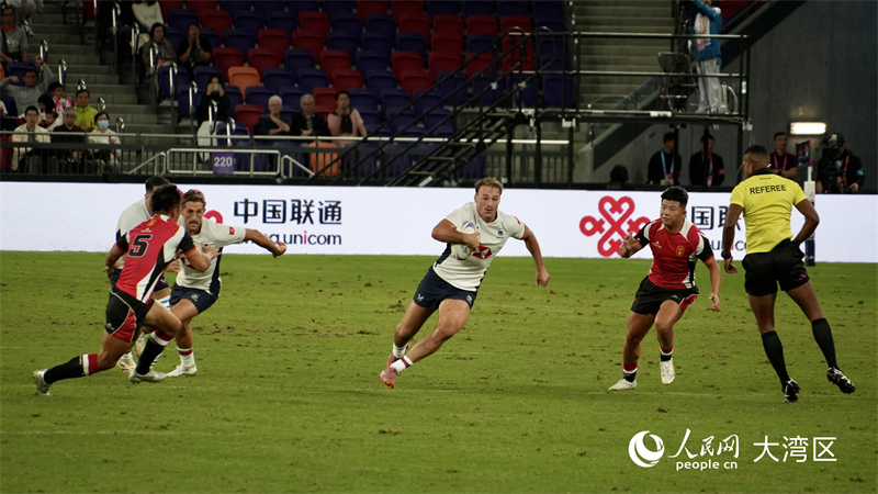 圖3.十五運(yùn)會七人制橄欖球賽現(xiàn)場。人民網(wǎng) 嚴(yán)小晶攝