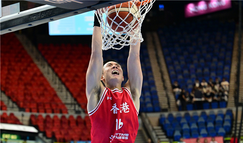 圖1.香港隊(duì)球員楊博文在比賽中扣籃。主辦方供圖