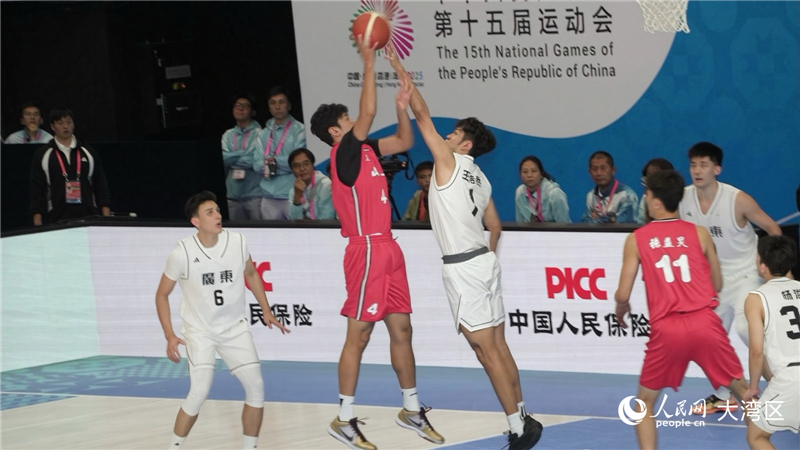 圖2.U22男籃決賽現(xiàn)場。實(shí)習(xí)生 張雨潔攝