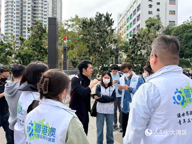 粵港澳大灣區(qū)青年總會義工在行動。人民網(wǎng) 吳宇揚揚 攝