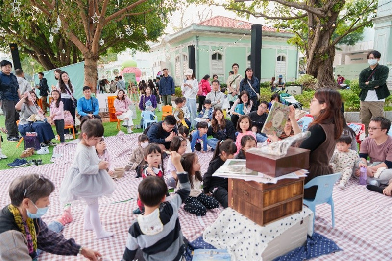 圖為閱讀親子工作坊。（澳門特區(qū)政府文化局供圖）