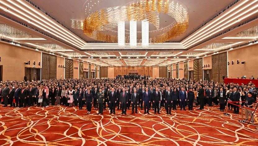 慶祝澳門特別行政區(qū)成立26周年升旗儀式在金蓮花廣場(chǎng)舉行。（澳門特區(qū)政府新聞局供圖）