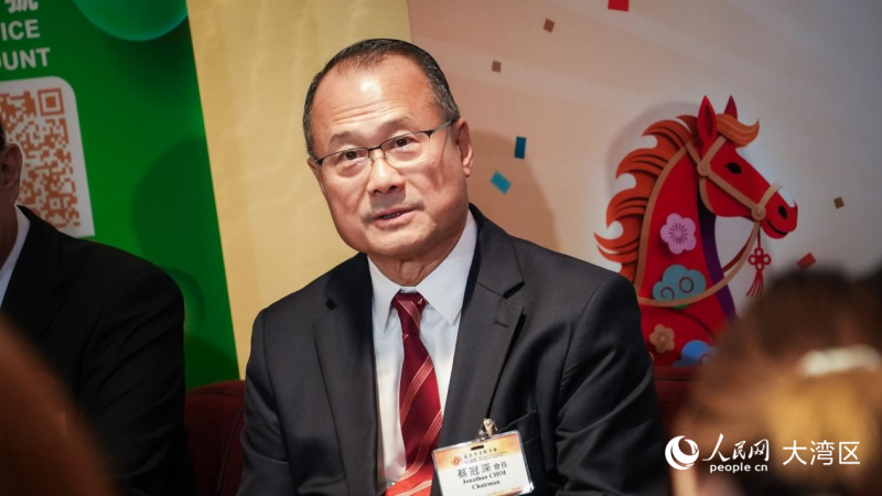 全國政協(xié)常委、香港中華總商會會長蔡冠深日前接受人民網(wǎng)采訪。人民網(wǎng) 吳宇揚揚攝