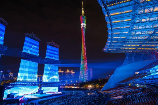   11月9日，“相約灣區(qū) 共迎全運(yùn)”第十五屆全國(guó)運(yùn)動(dòng)會(huì)和全國(guó)第十二屆殘疾人運(yùn)動(dòng)會(huì)暨第九屆特殊奧林匹克運(yùn)動(dòng)會(huì)倒計(jì)時(shí)一周年儀式在廣州市海心沙亞運(yùn)公園舉行。新華社記者 劉大偉 攝