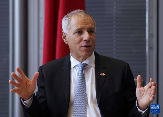 10月9日，匯豐集團(tuán)行政總裁艾橋智在香港接受新華社記者專訪。新華社發(fā)（王申攝）