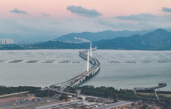 　　深圳灣大橋（無人機照片）。新華社記者 毛思倩 攝